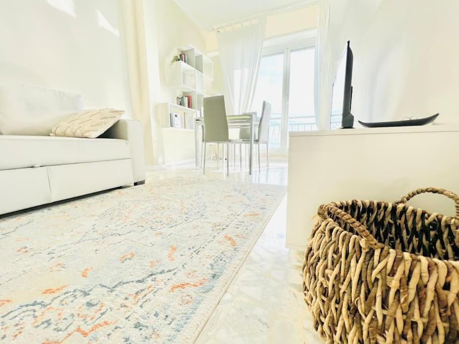 Suite Sunset 11 - Fronte Mare سانريمو المظهر الخارجي الصورة